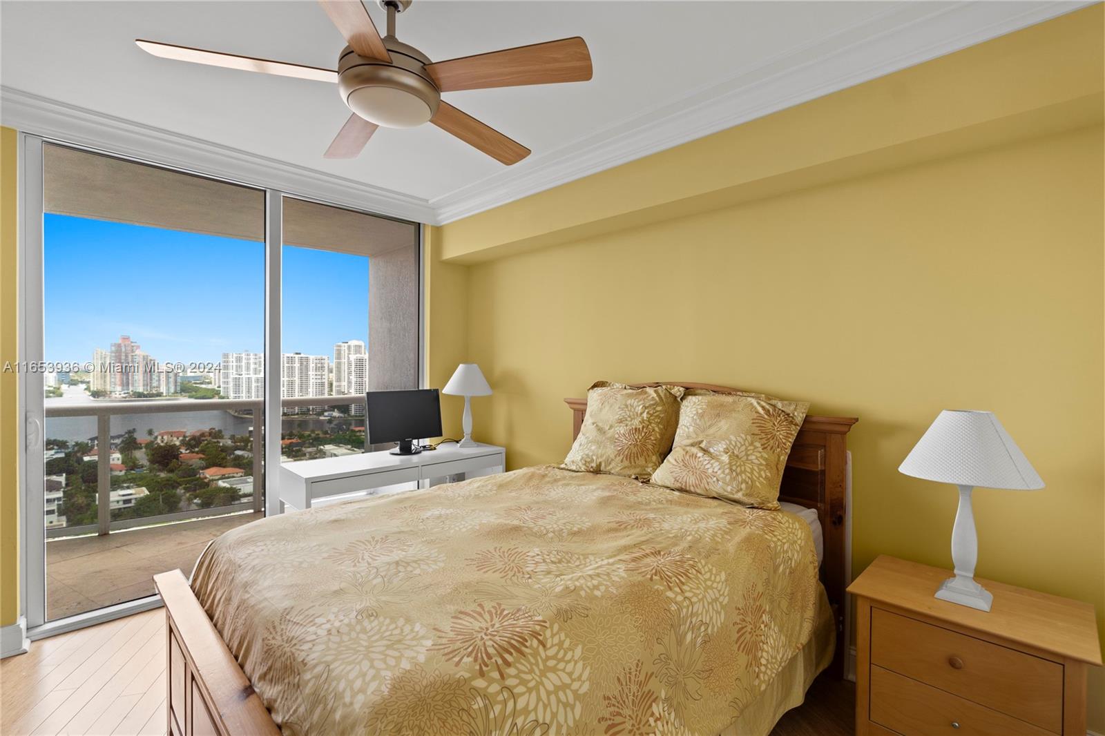 18911 Collins Ave # 2704