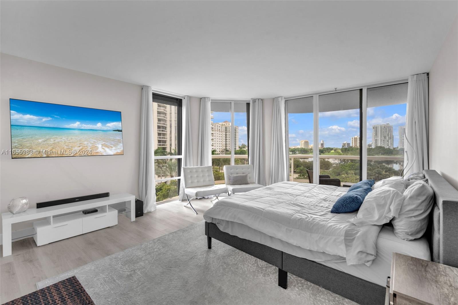 20191 E Country Club Dr # 601