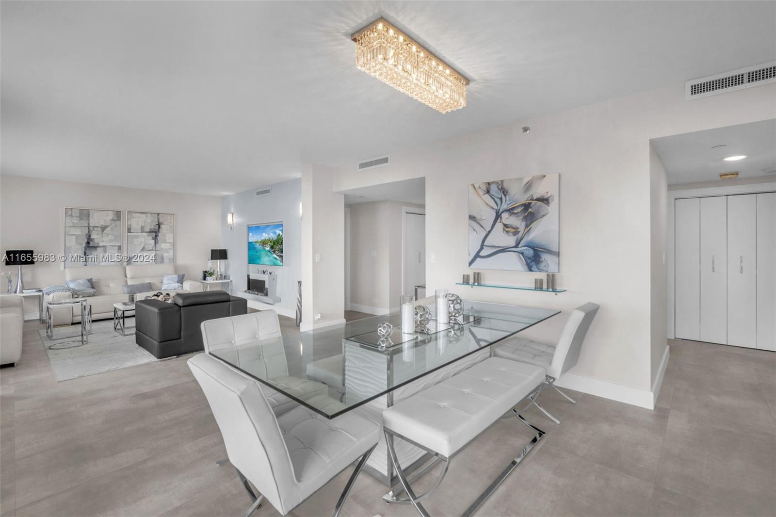 20191 E Country Club Dr # 601