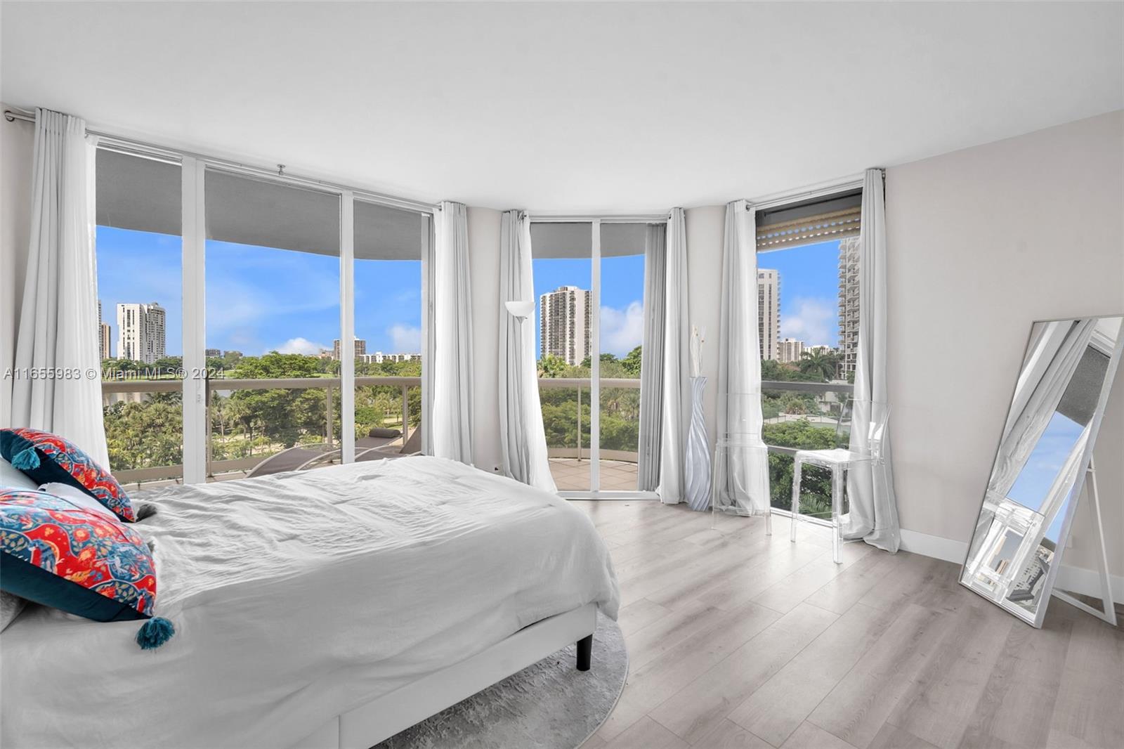 20191 E Country Club Dr # 601