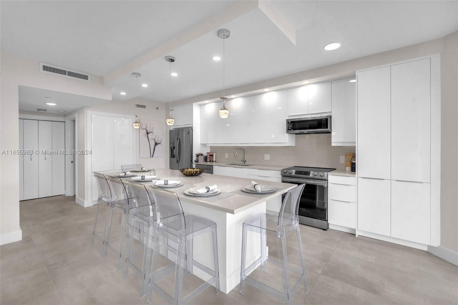 20191 E Country Club Dr # 601