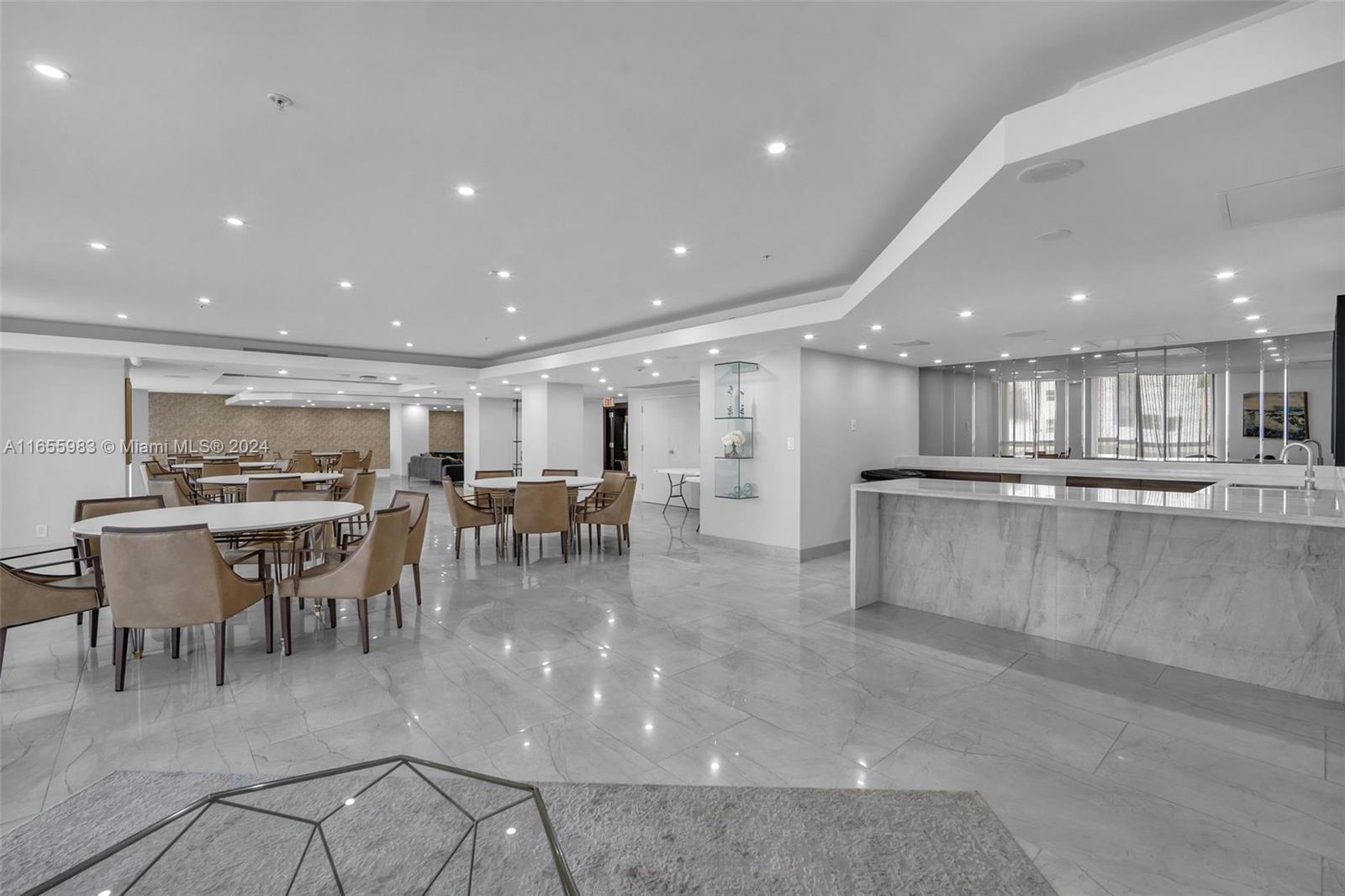 20191 E Country Club Dr # 601