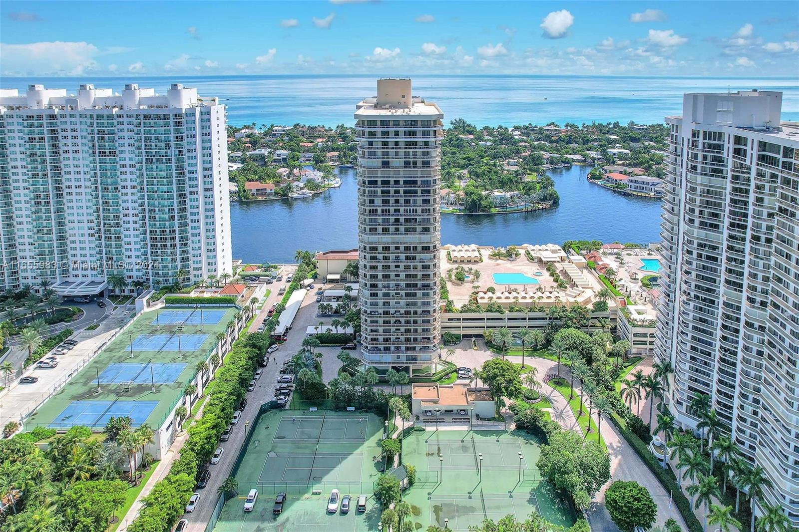 20191 E Country Club Dr # 601