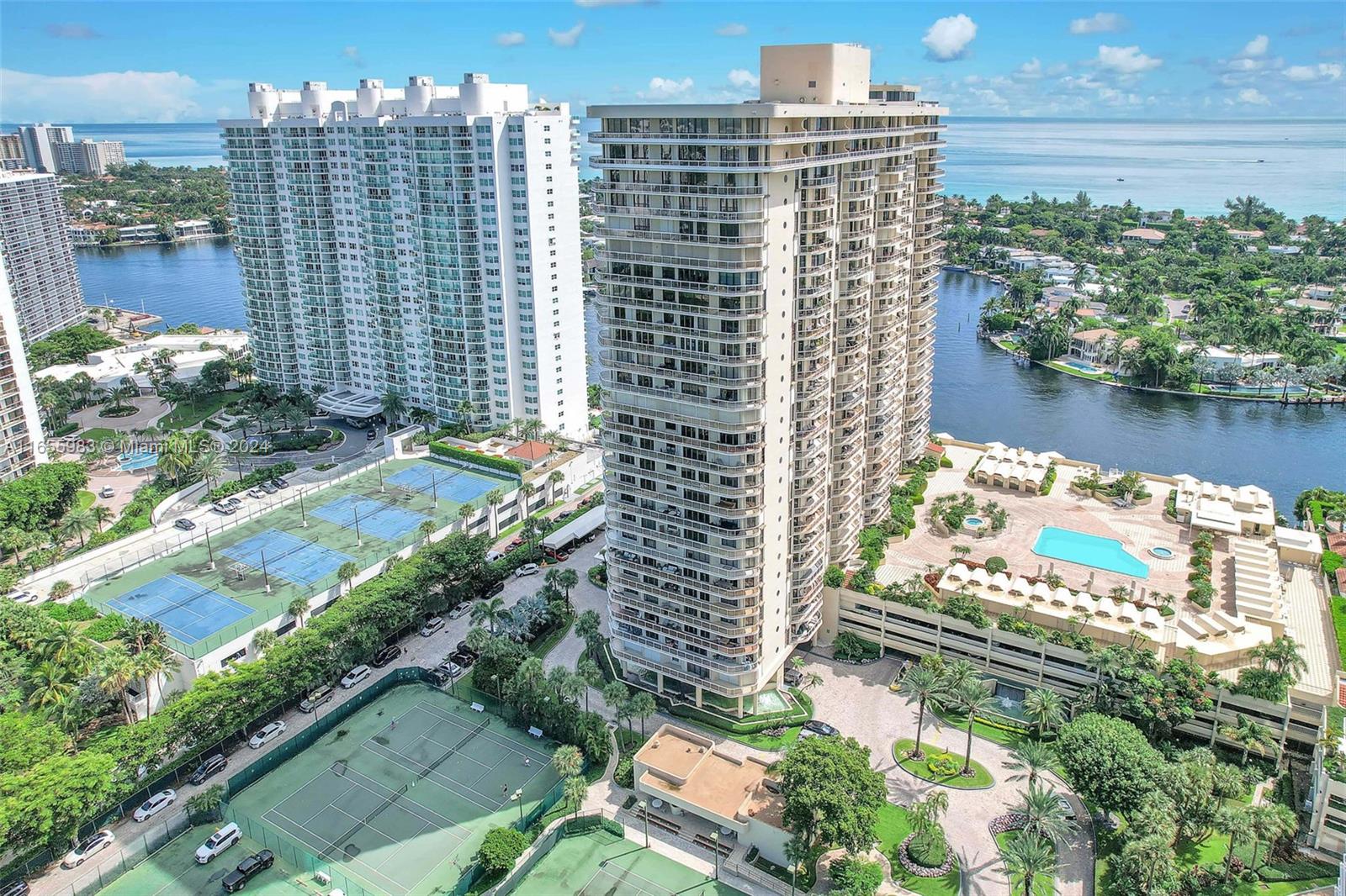 20191 E Country Club Dr # 601