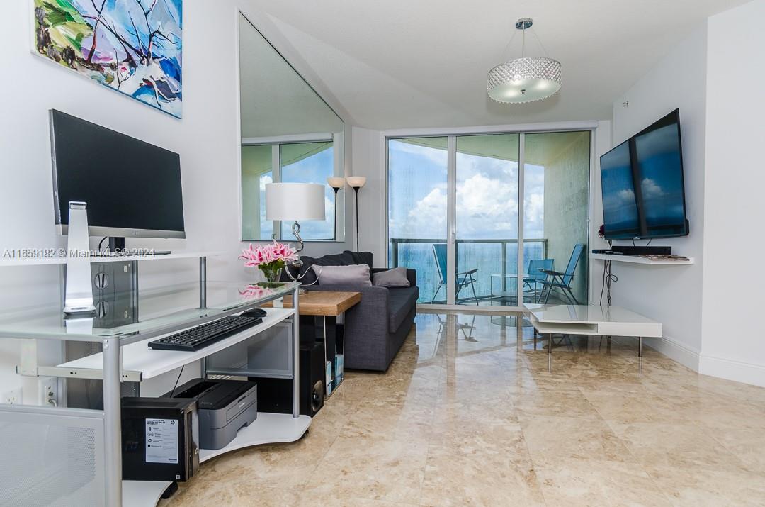 16699 Collins Ave # 3506