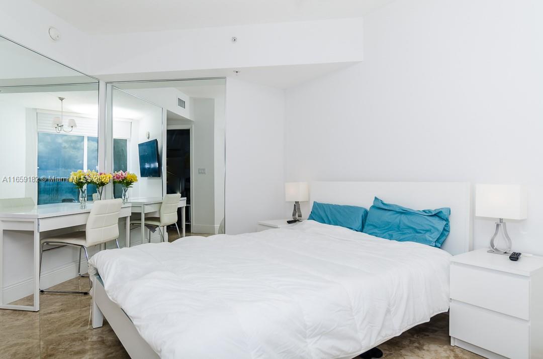16699 Collins Ave # 3506