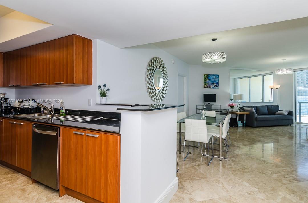 16699 Collins Ave # 3506