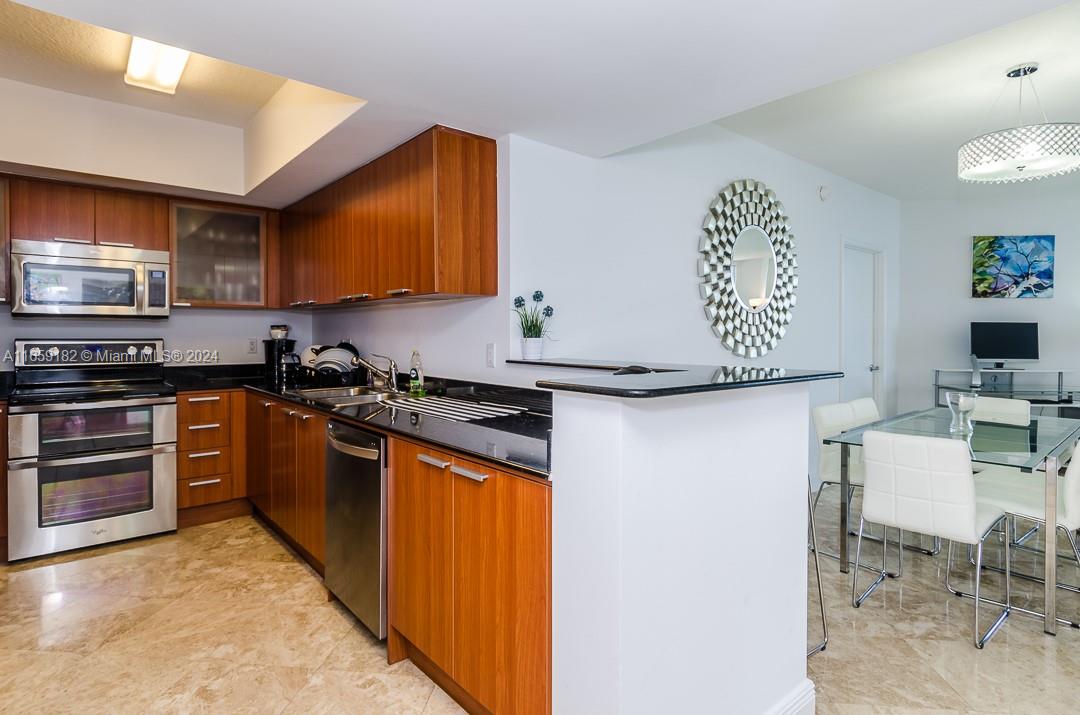16699 Collins Ave # 3506