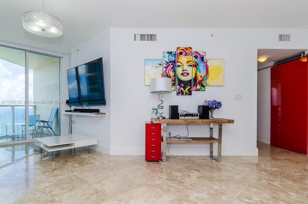 16699 Collins Ave # 3506