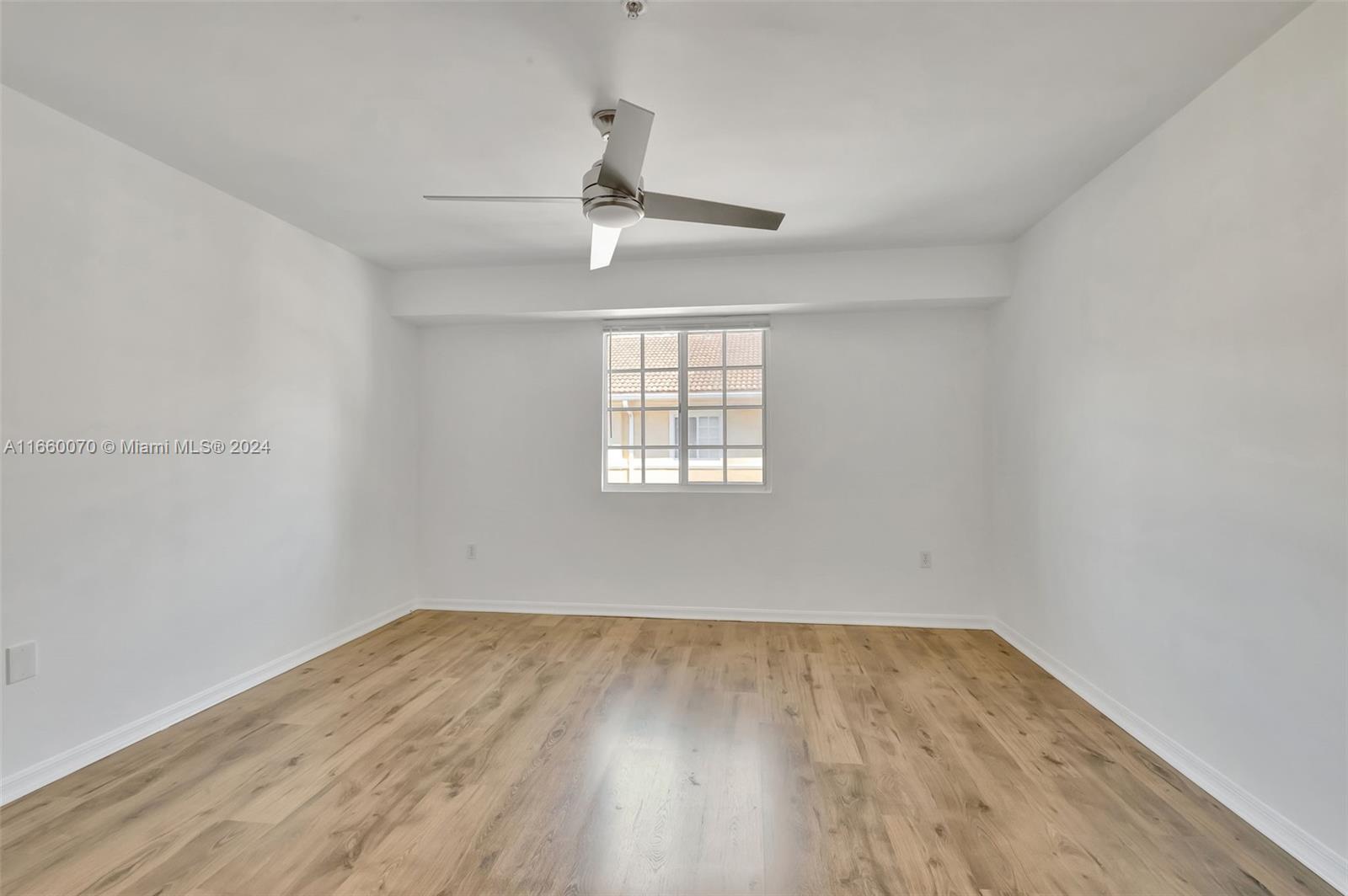 2965 NE 185th St # 1509