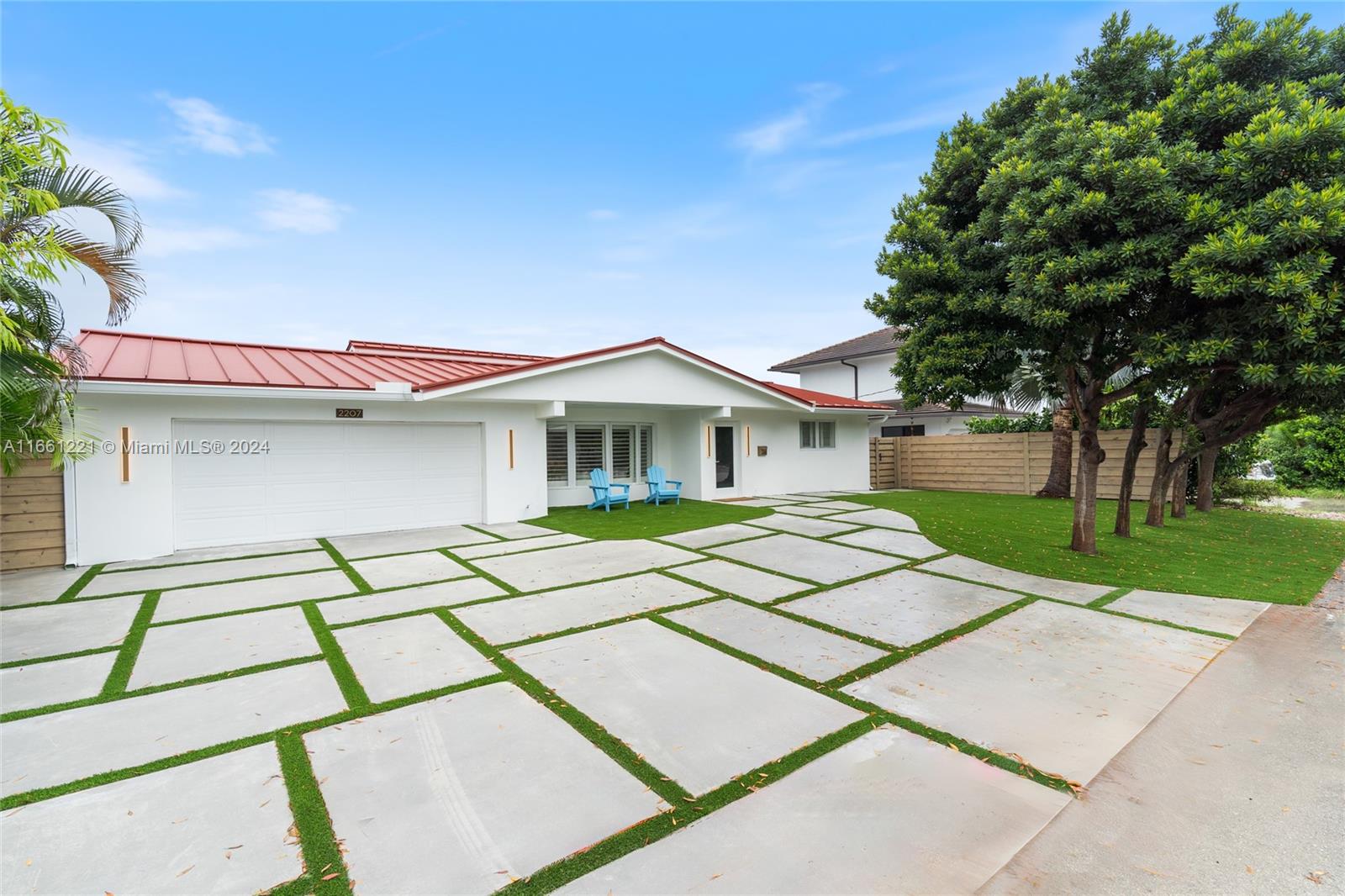 2207 NE 15th Ct