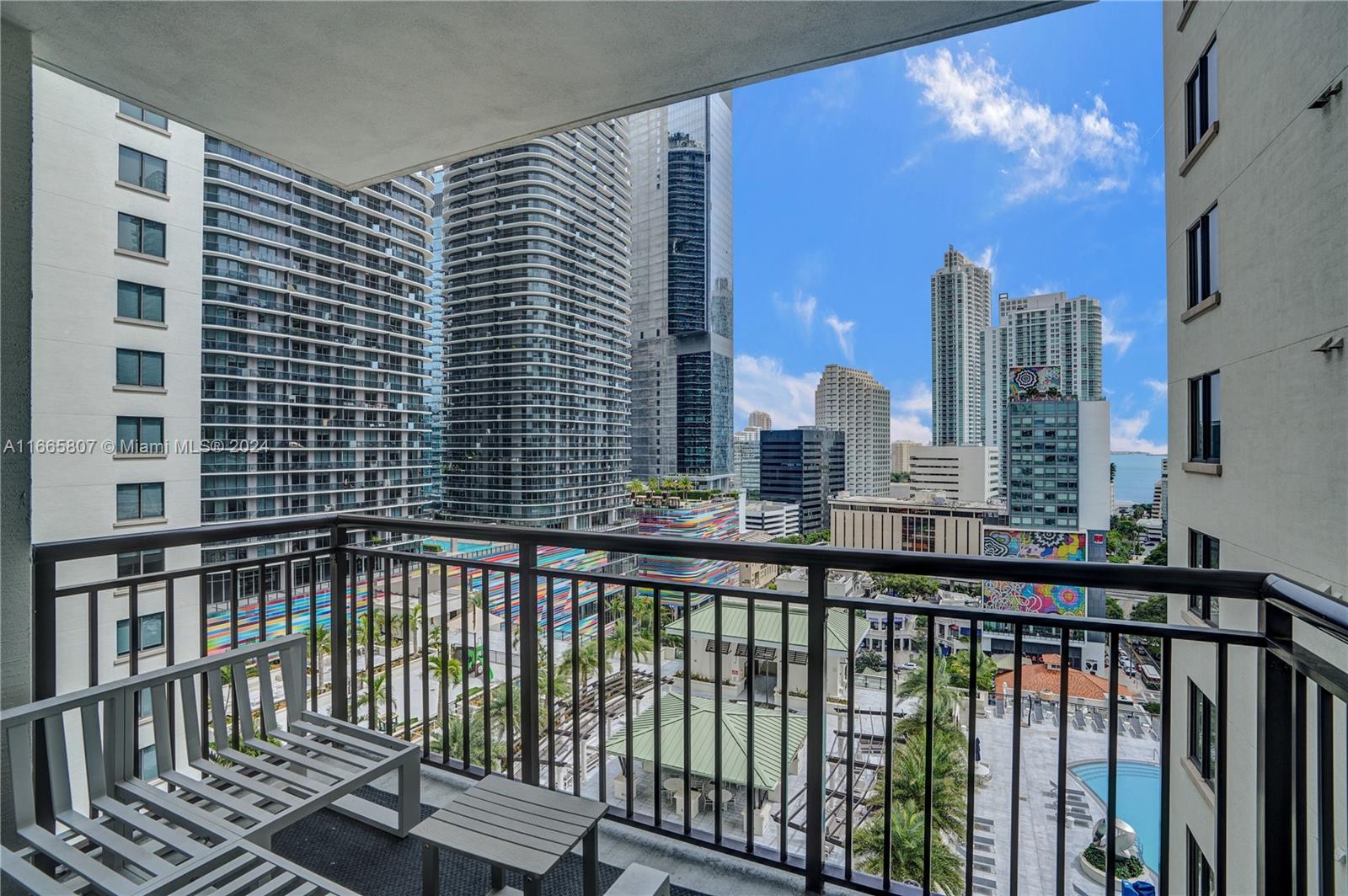 999 SW 1st Ave # 1807