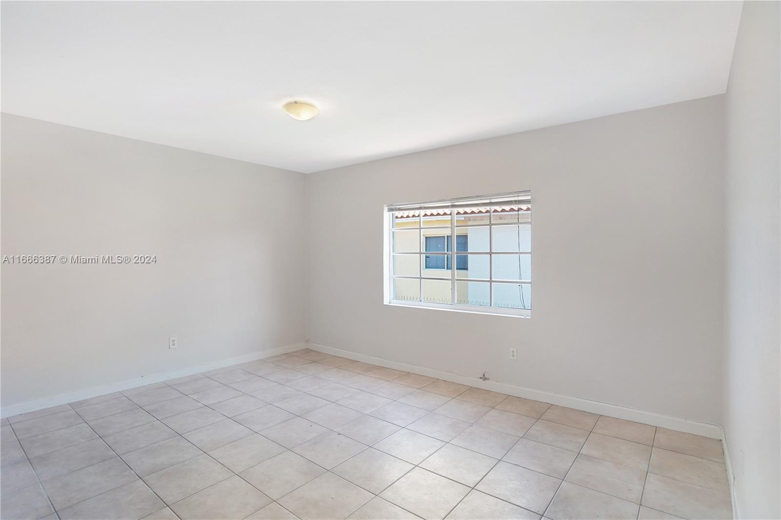1228 Marseille Dr