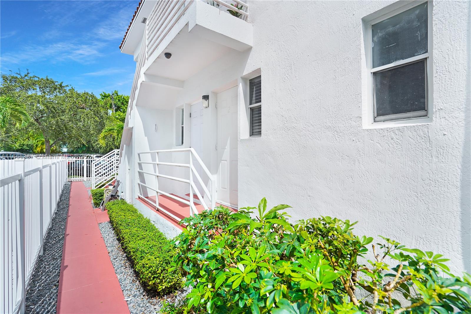 1228 Marseille Dr