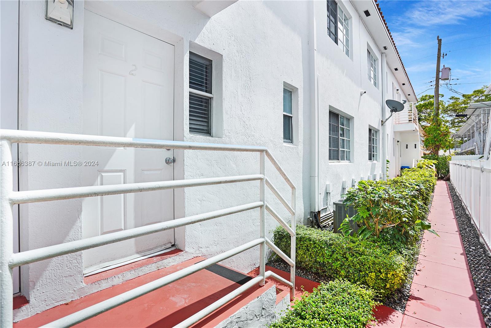 1228 Marseille Dr