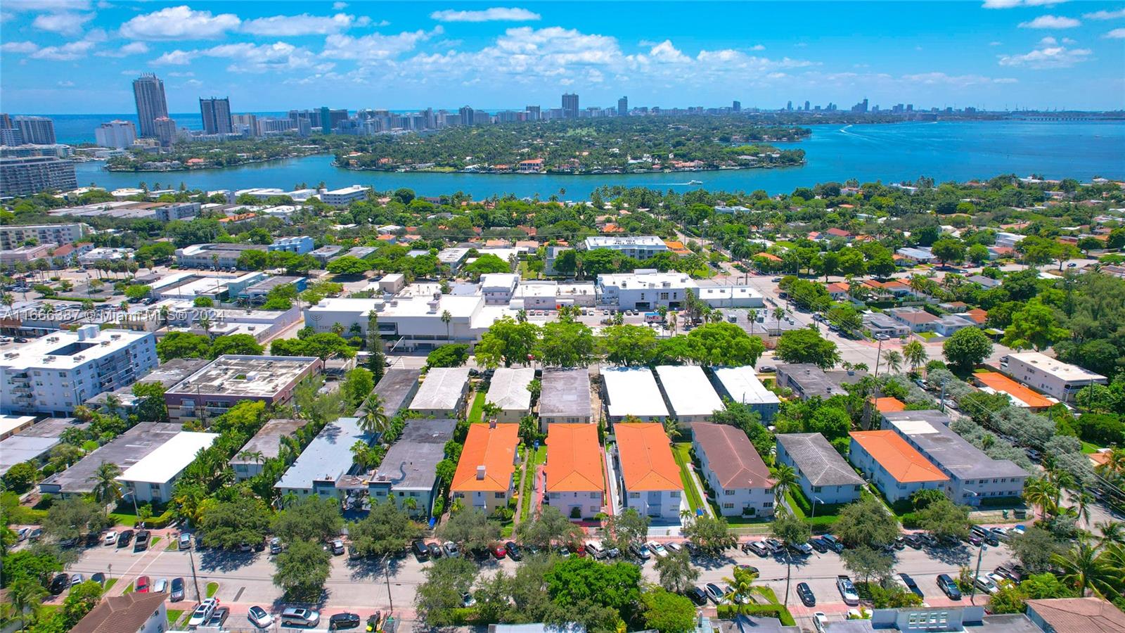 1228 Marseille Dr