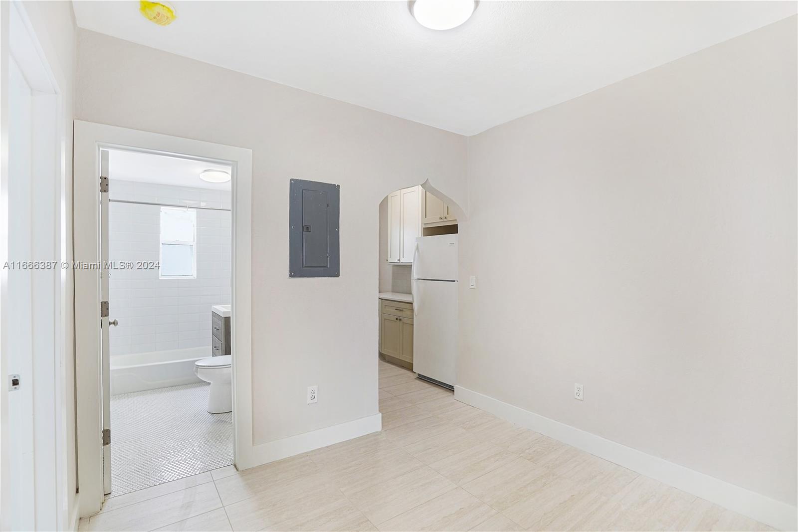 1228 Marseille Dr