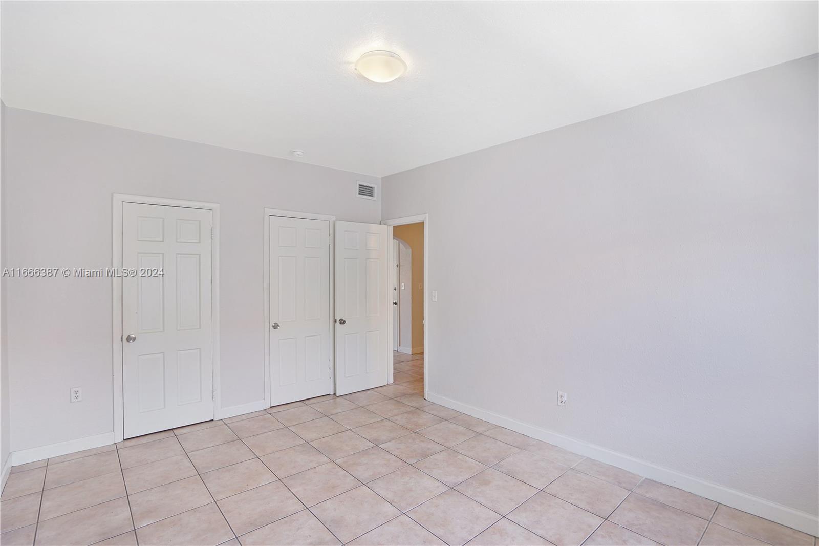 1228 Marseille Dr
