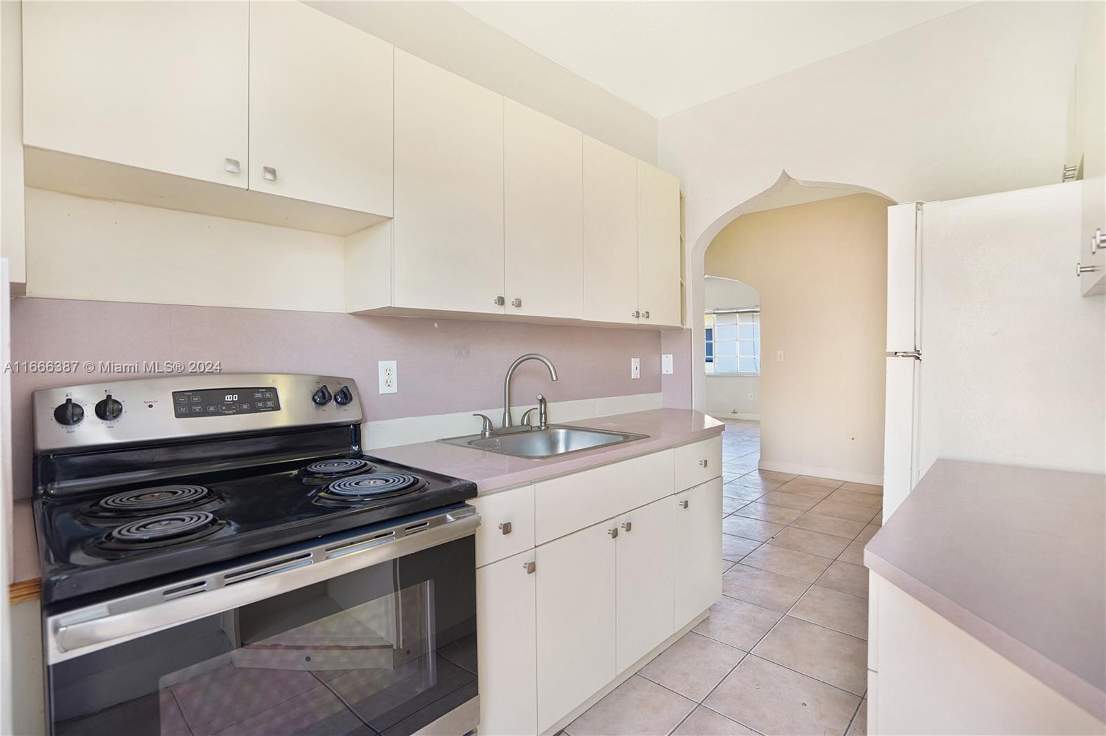 1228 Marseille Dr