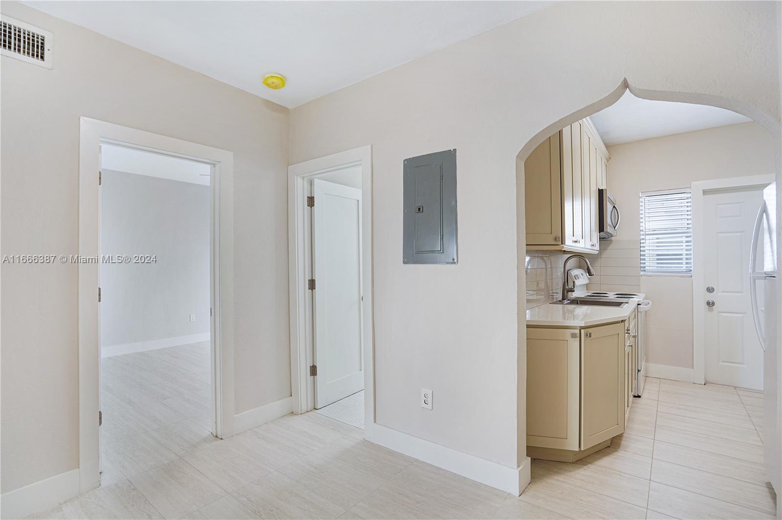 1228 Marseille Dr