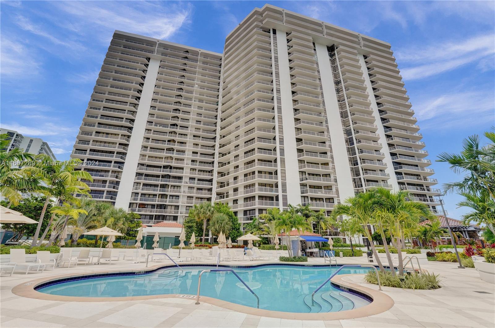 20281 E Country Club Dr # M3