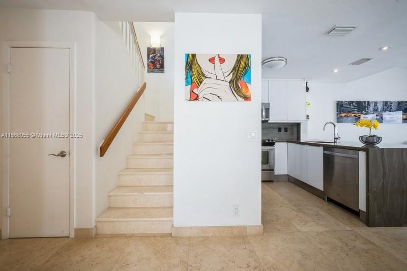 21216 Harbor Way # 15 Unit: 153-15
