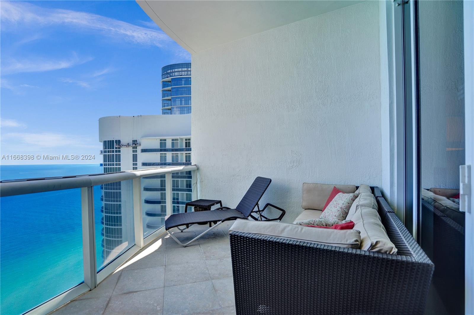 15901 Collins Ave # 4206