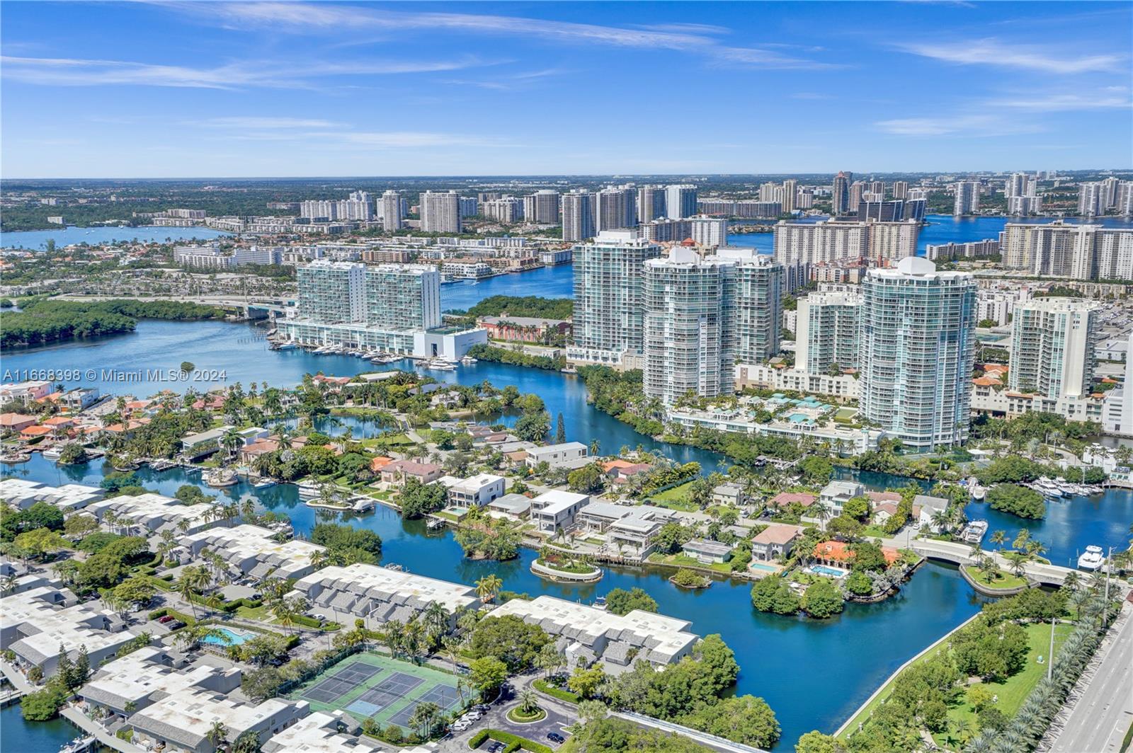 15901 Collins Ave # 4206