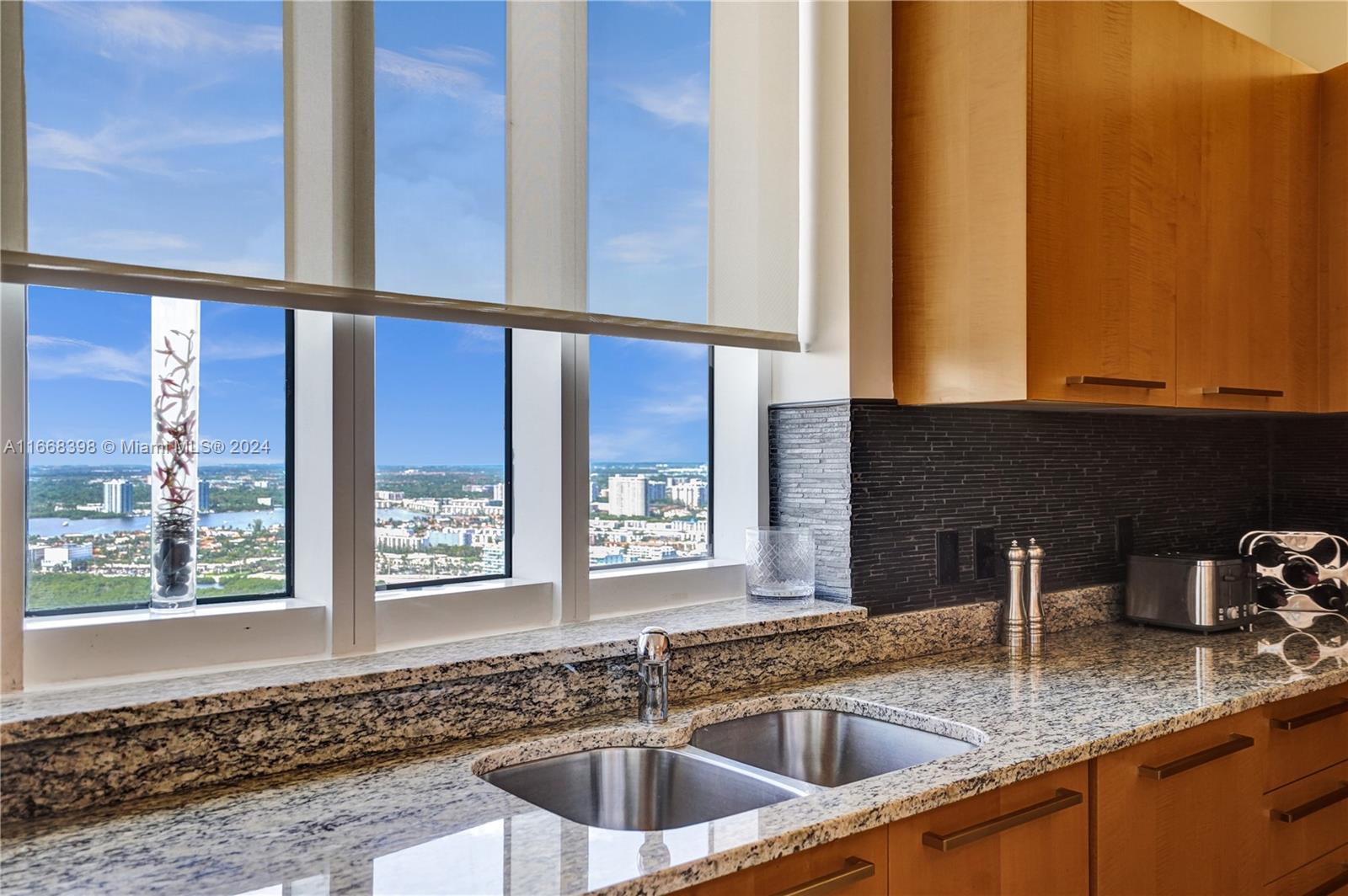 15901 Collins Ave # 4206