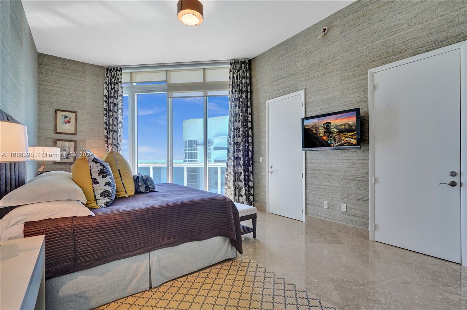 15901 Collins Ave # 4206