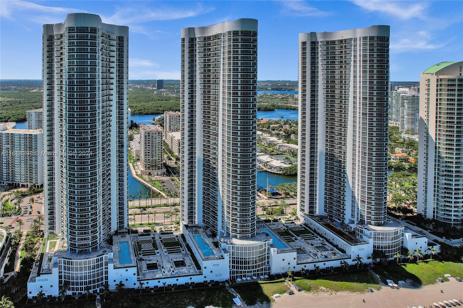 15901 Collins Ave # 4206