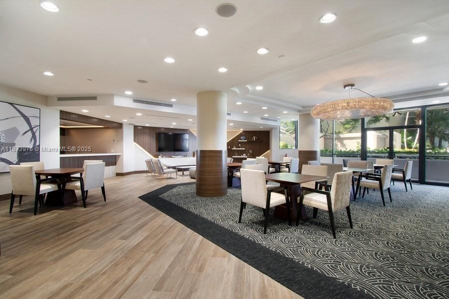 3000 Island Blvd # 2404