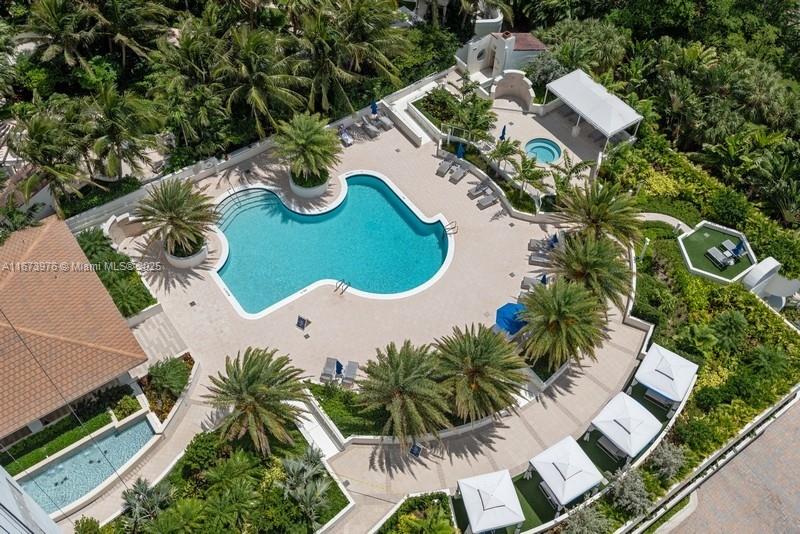 3000 Island Blvd # 2404
