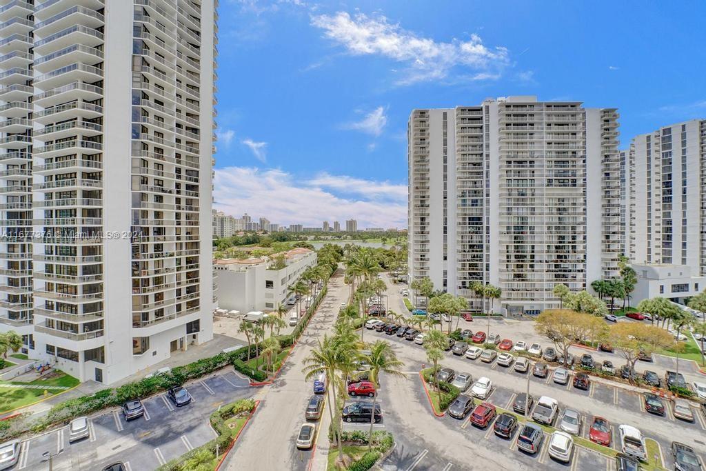 20505 E Country Club Dr # 938