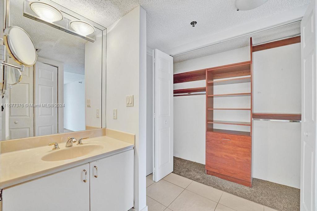 20505 E Country Club Dr # 938