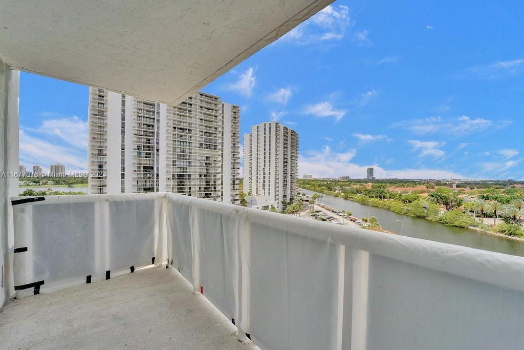 20505 E Country Club Dr # 938