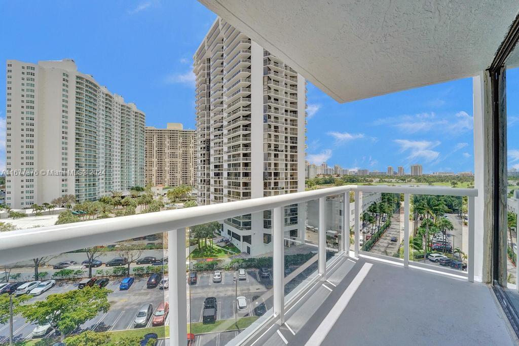 20505 E Country Club Dr # 938