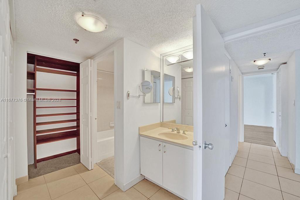 20505 E Country Club Dr # 938