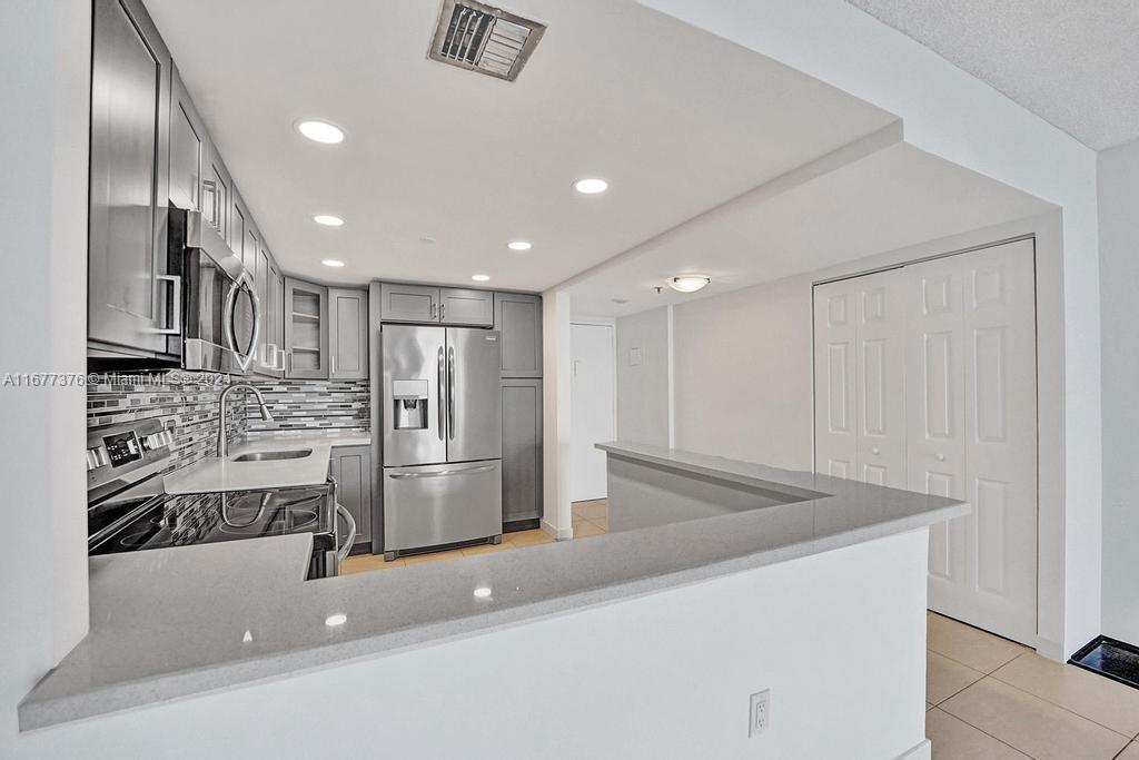 20505 E Country Club Dr # 938