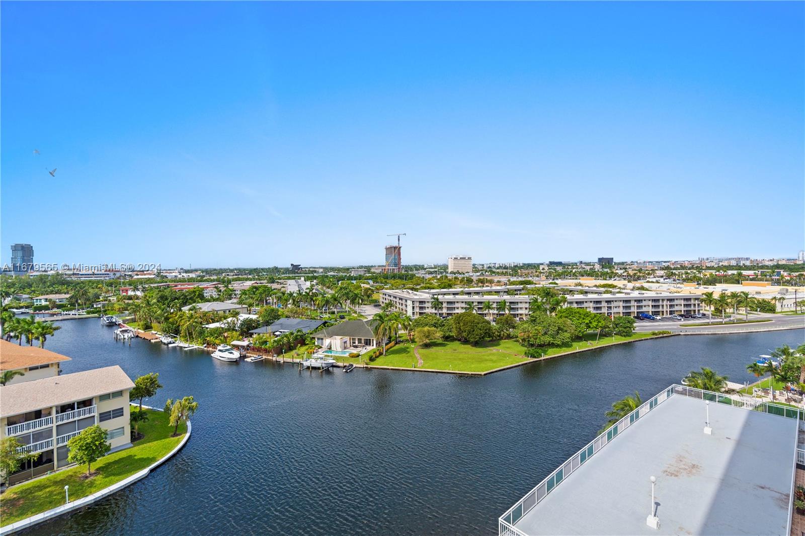 437 Golden Isles Dr # 9J
