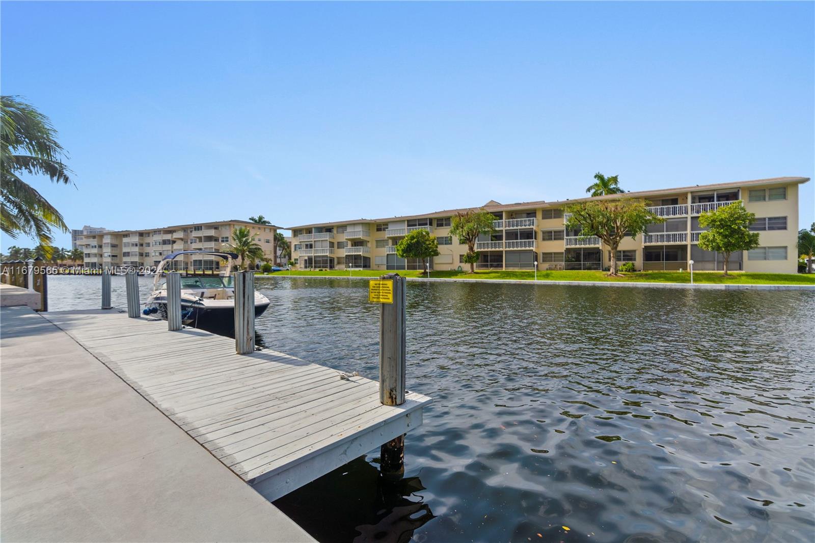 437 Golden Isles Dr # 9J