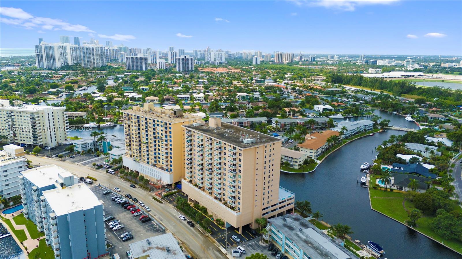 437 Golden Isles Dr # 9J