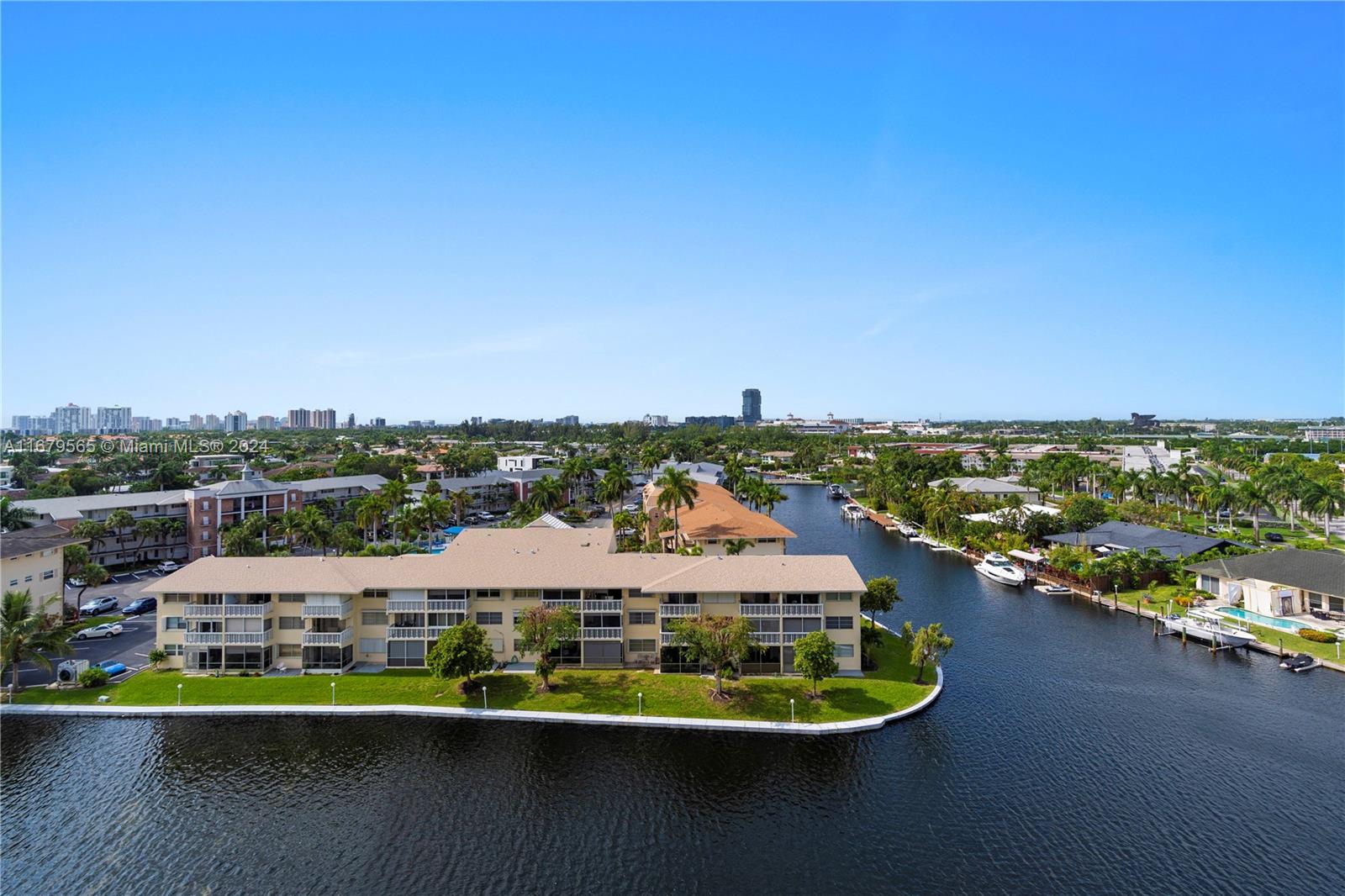 437 Golden Isles Dr # 9J