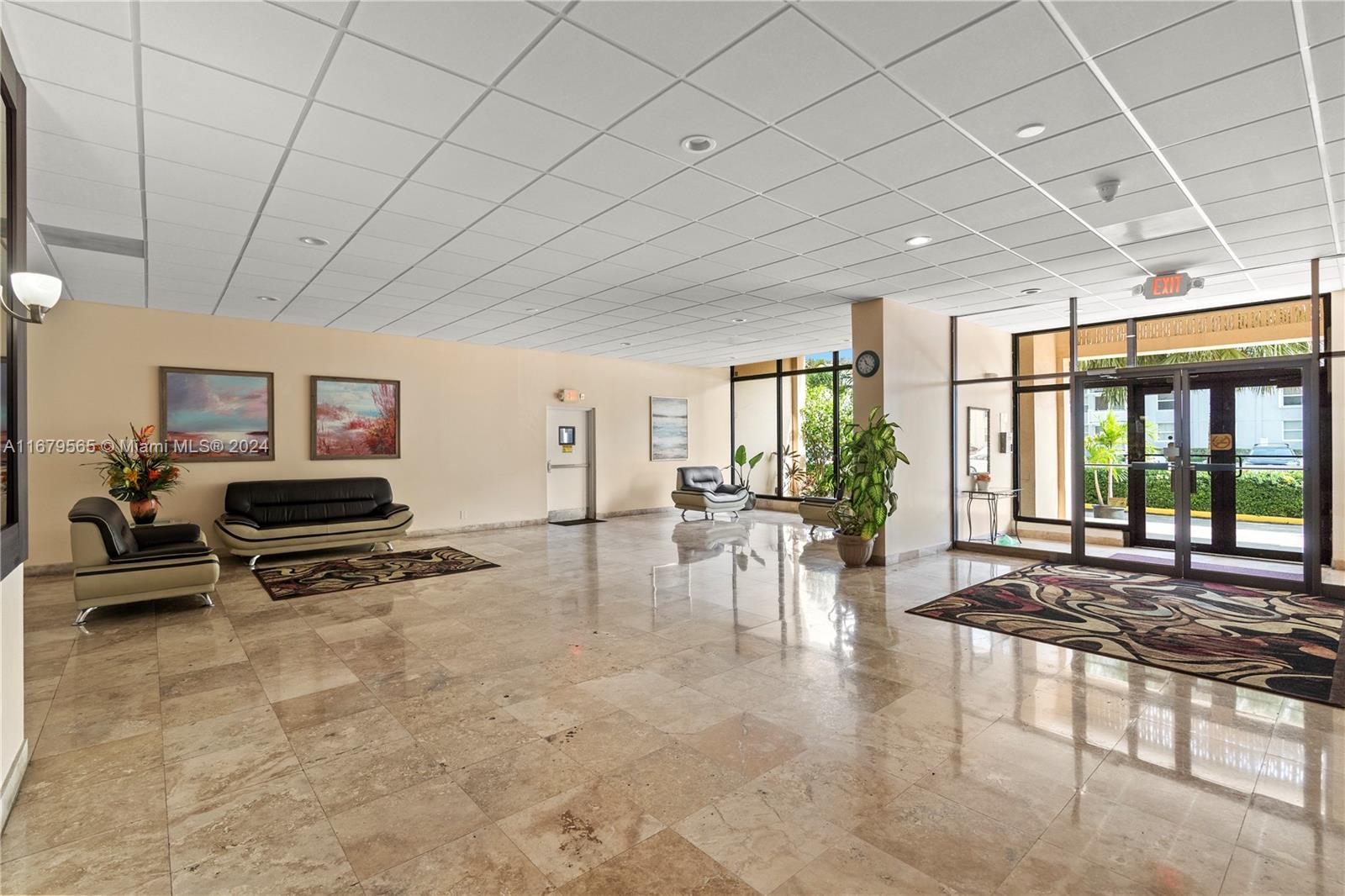 437 Golden Isles Dr # 9J