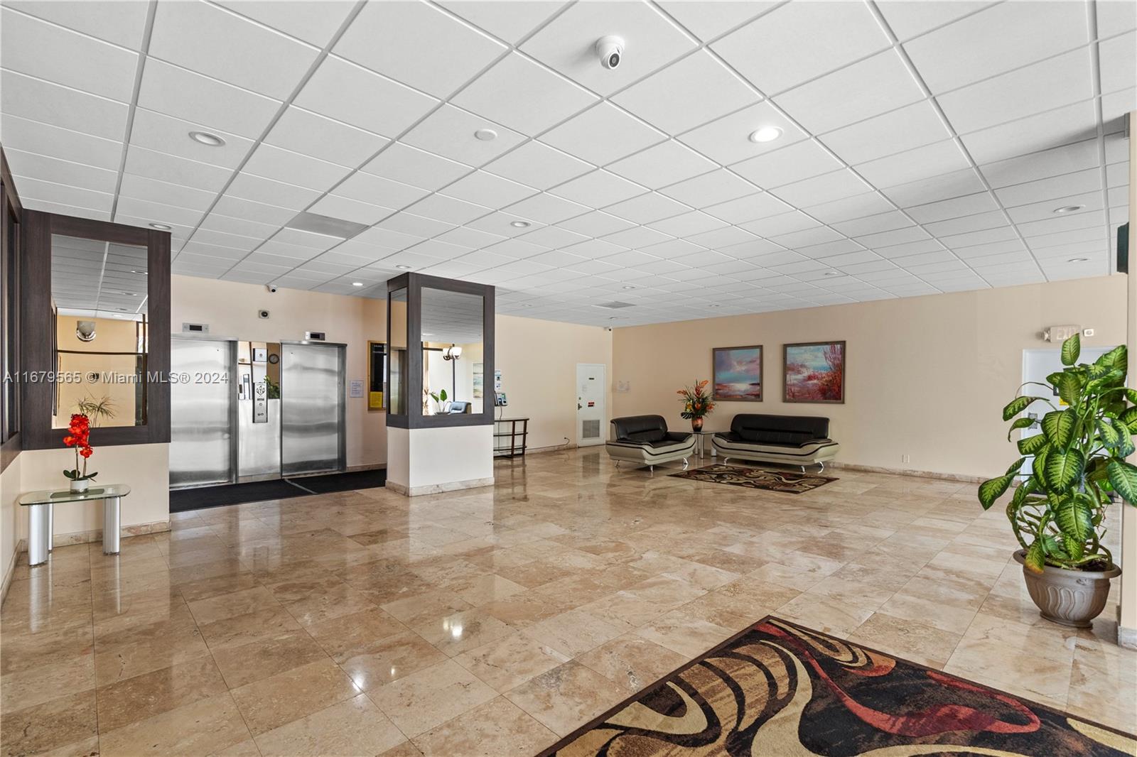 437 Golden Isles Dr # 9J