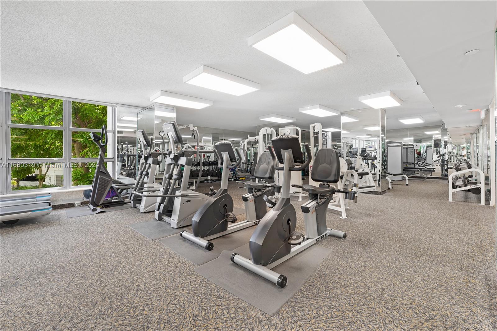 3500 Mystic Pointe Dr # 2505