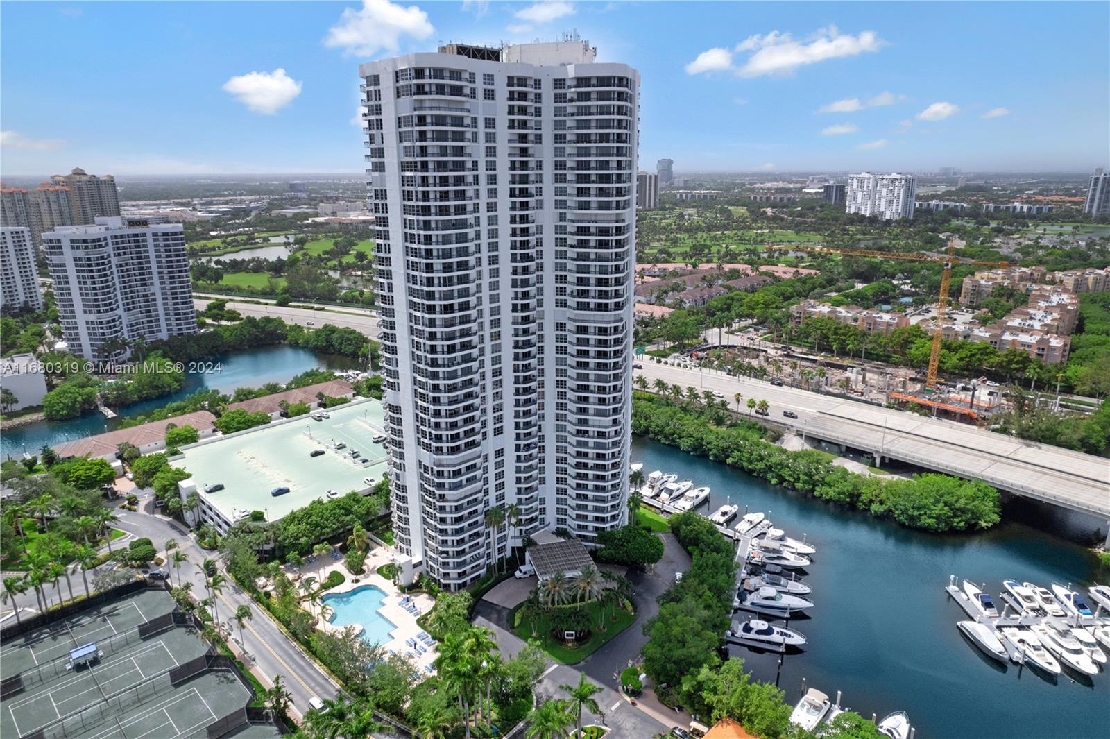 3500 Mystic Pointe Dr # 2505