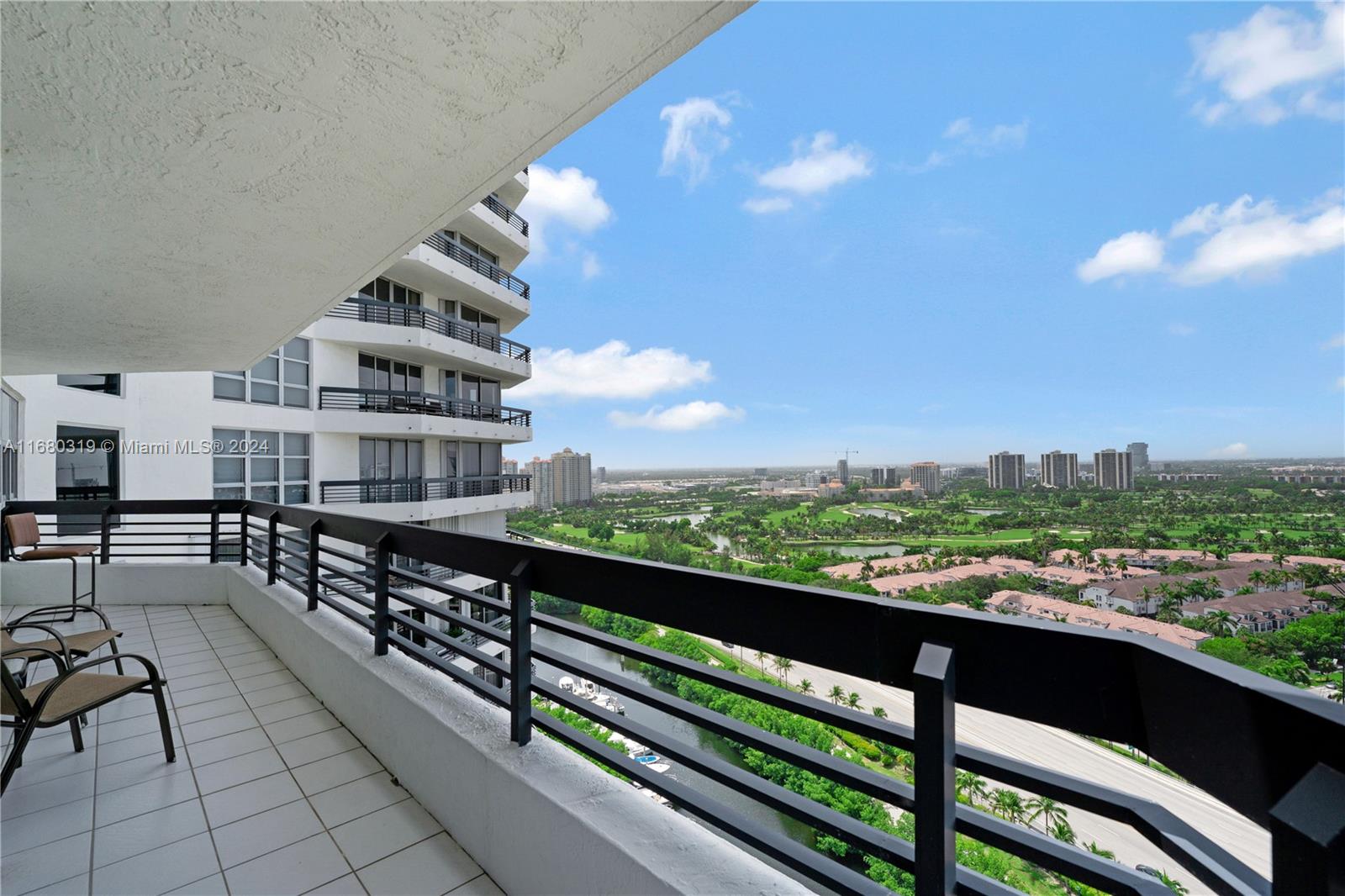 3500 Mystic Pointe Dr # 2505