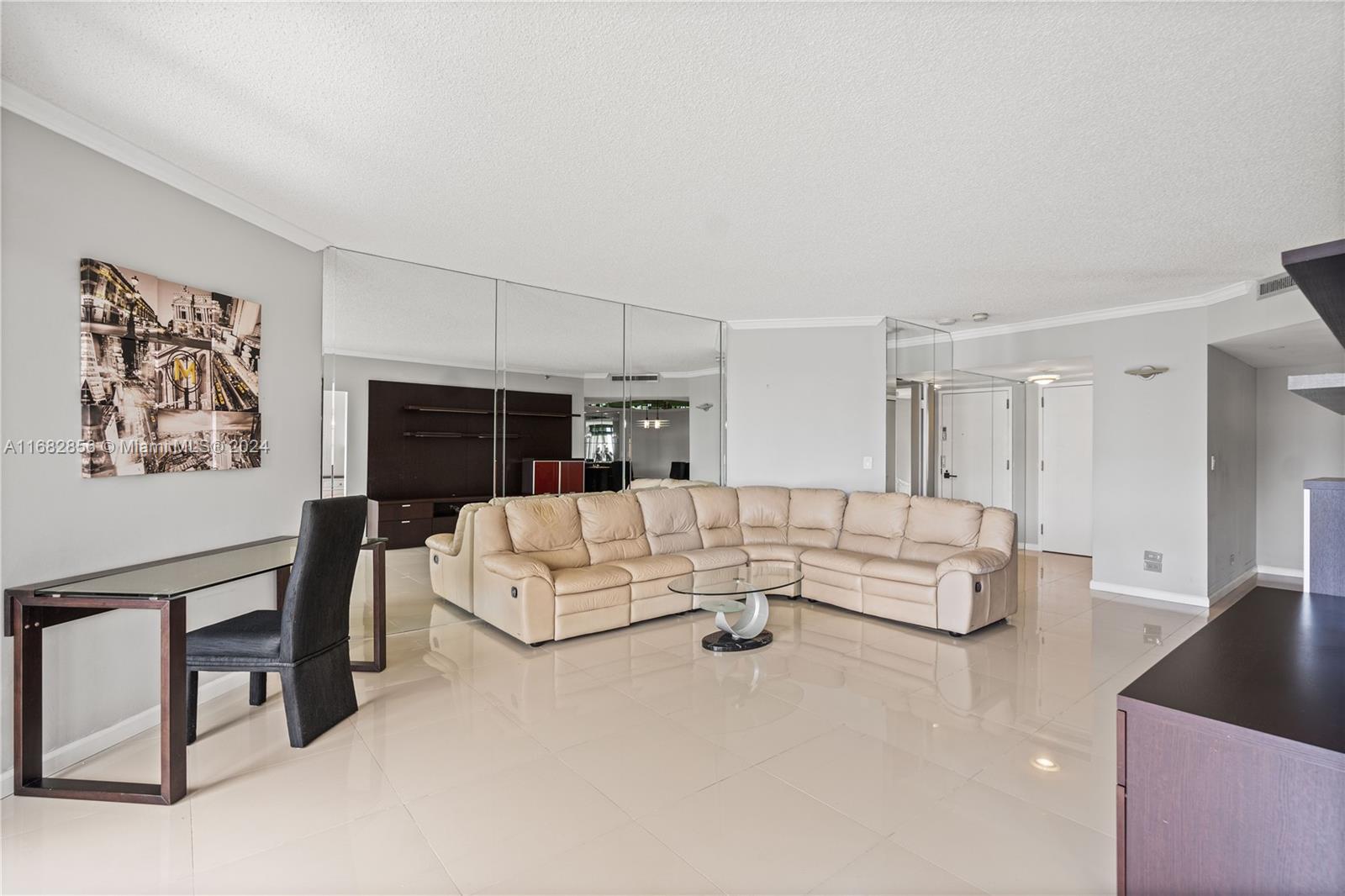 20191 E Country Club Dr # 1109