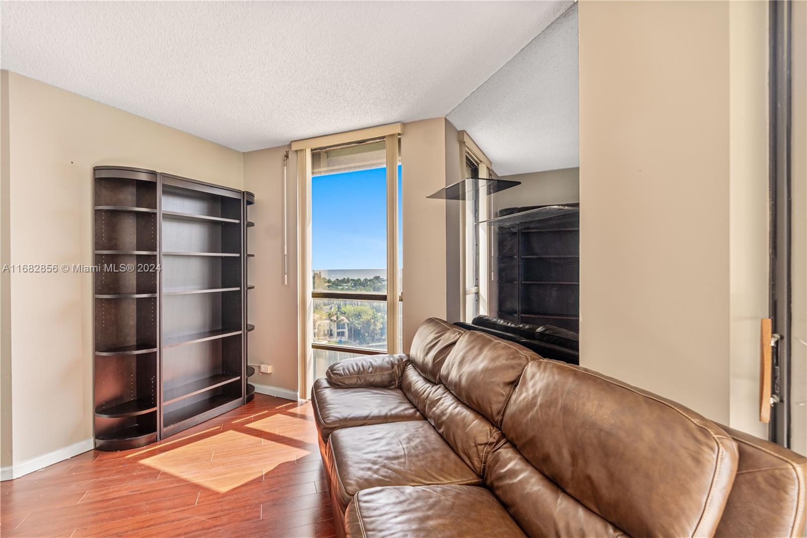 20191 E Country Club Dr # 1109